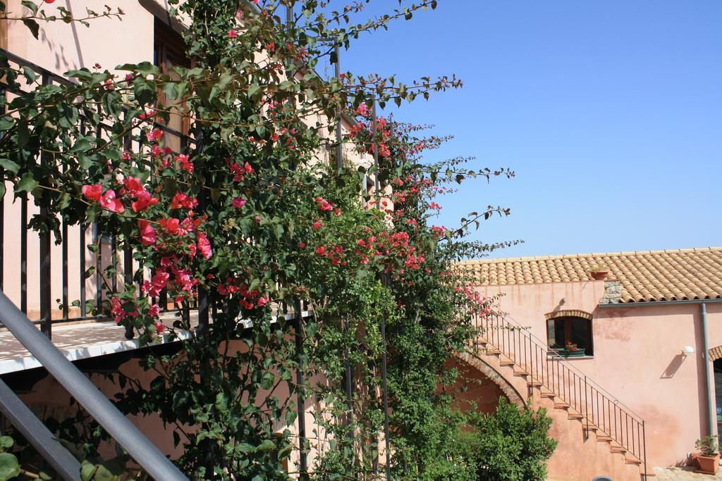 Agriturismo Case Tabarani Collesano Luaran gambar